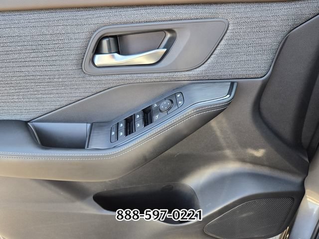Used 2023 Nissan Rogue SV AWD/4WD image 30