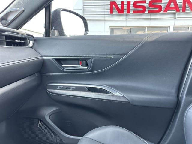 Used 2023 Toyota Venza XLE image 42