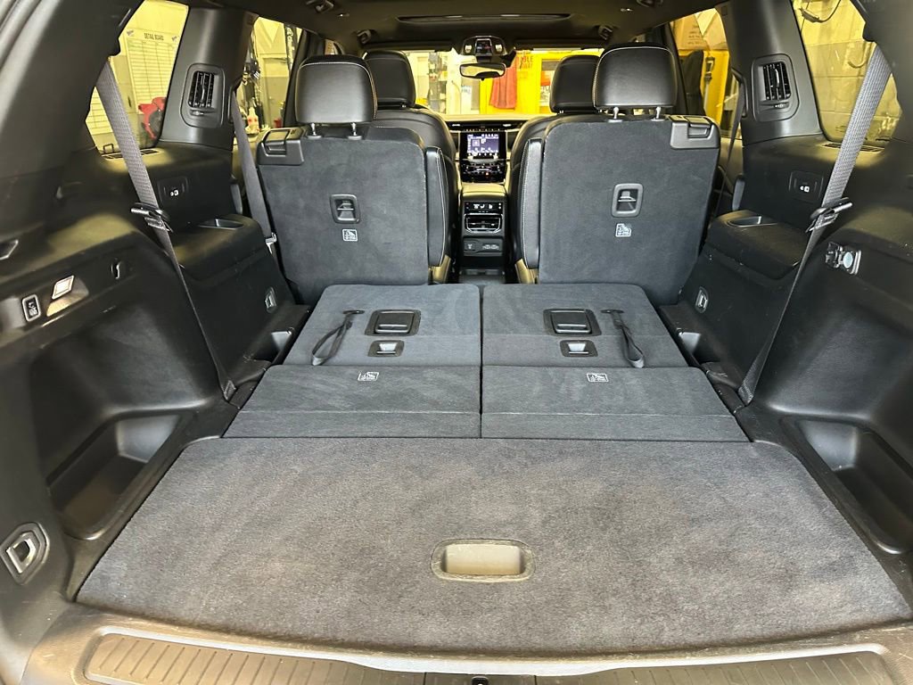 Used 2023 Jeep Grand Cherokee L Laredo image 33