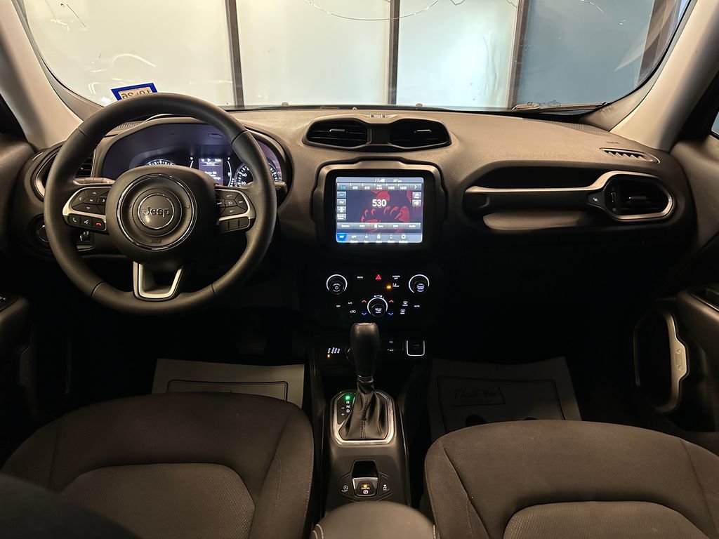 Used 2023 Jeep Renegade Latitude AWD/4WD image 9