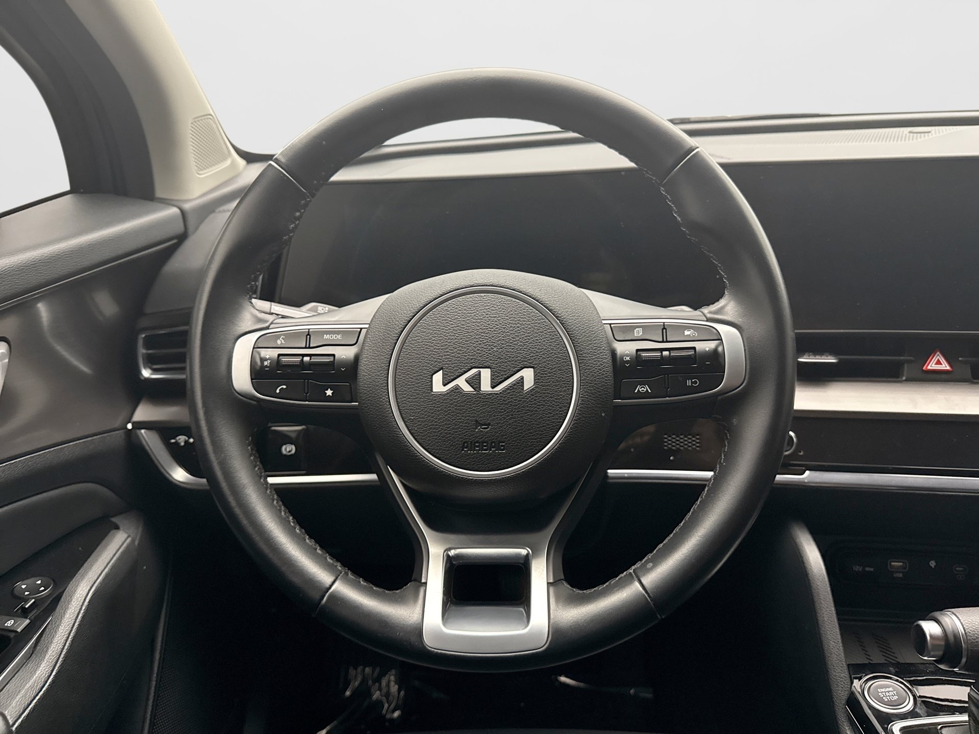 Used 2024 Kia Sportage EX FWD image 12