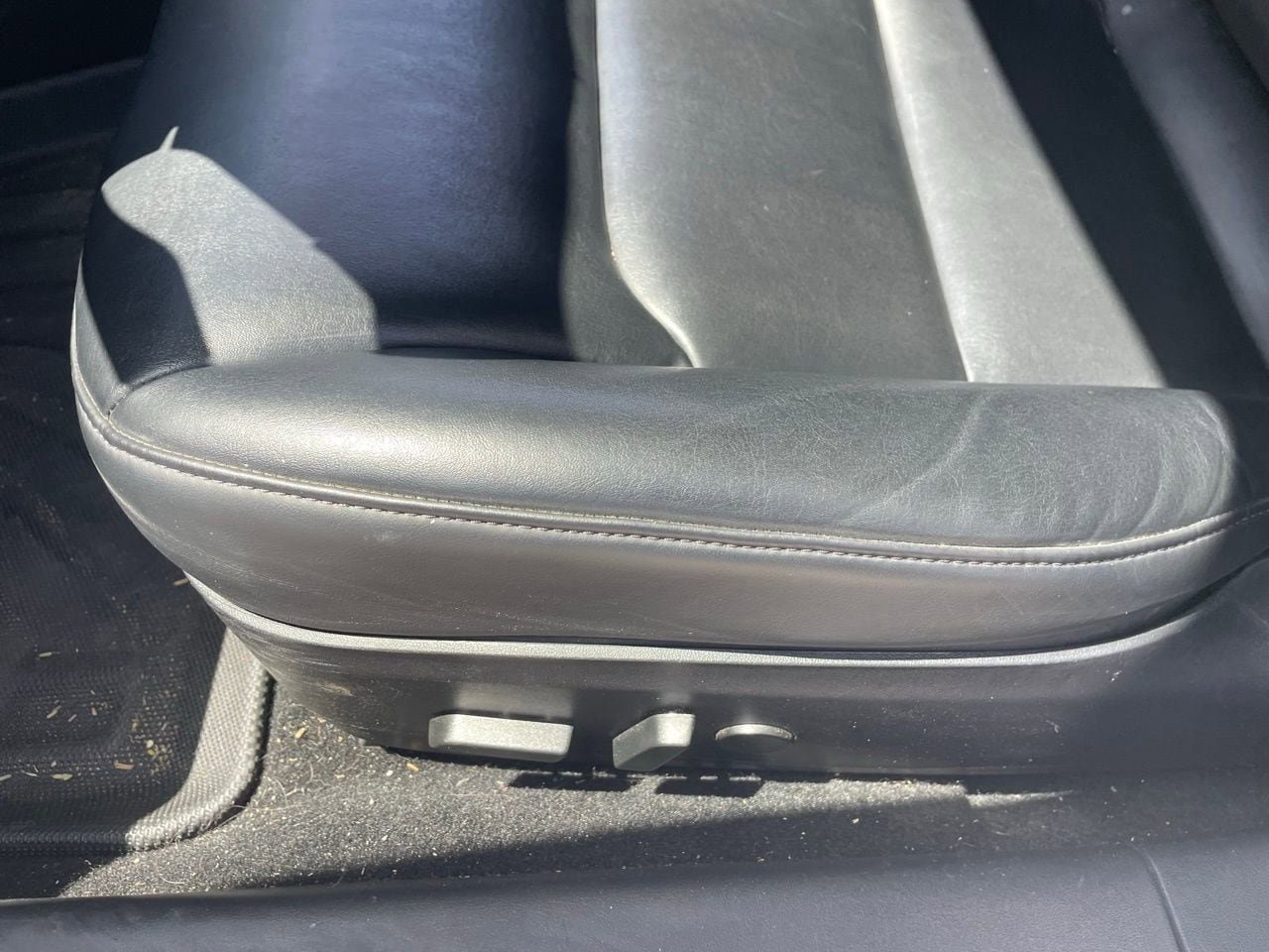 Used 2020 Tesla Model 3 Standard Range Plus RWD image 4