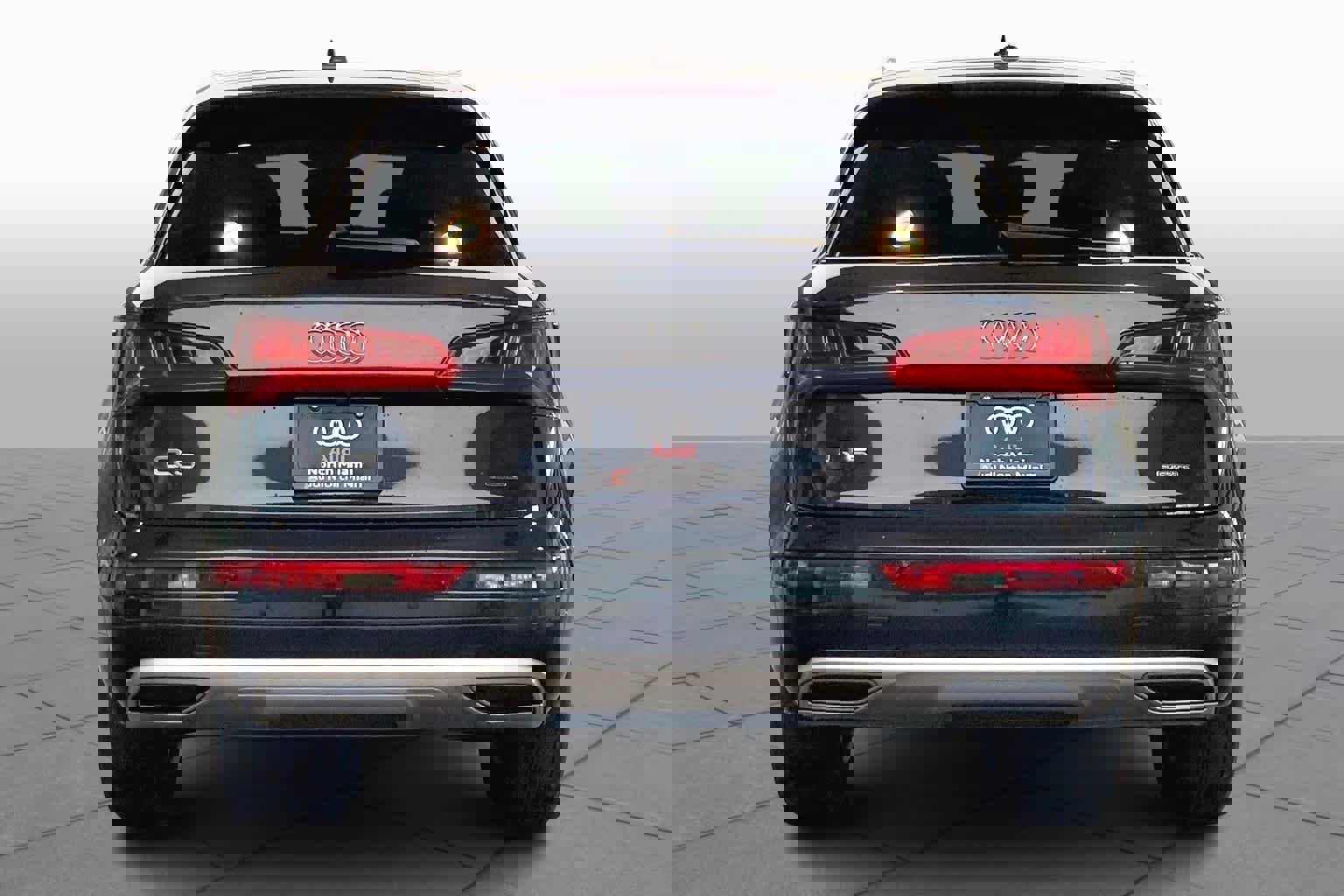 Used 2020 Audi Q5 Premium w/ Convenience Package image 5