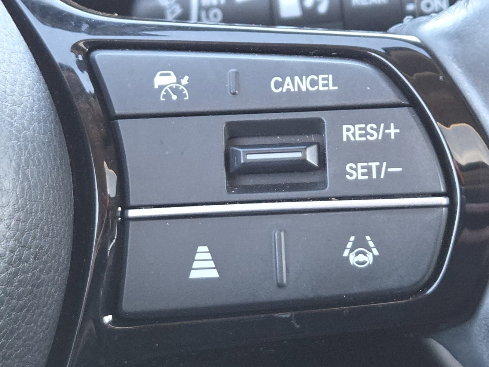 Used 2023 Honda HR-V EX-L image 6