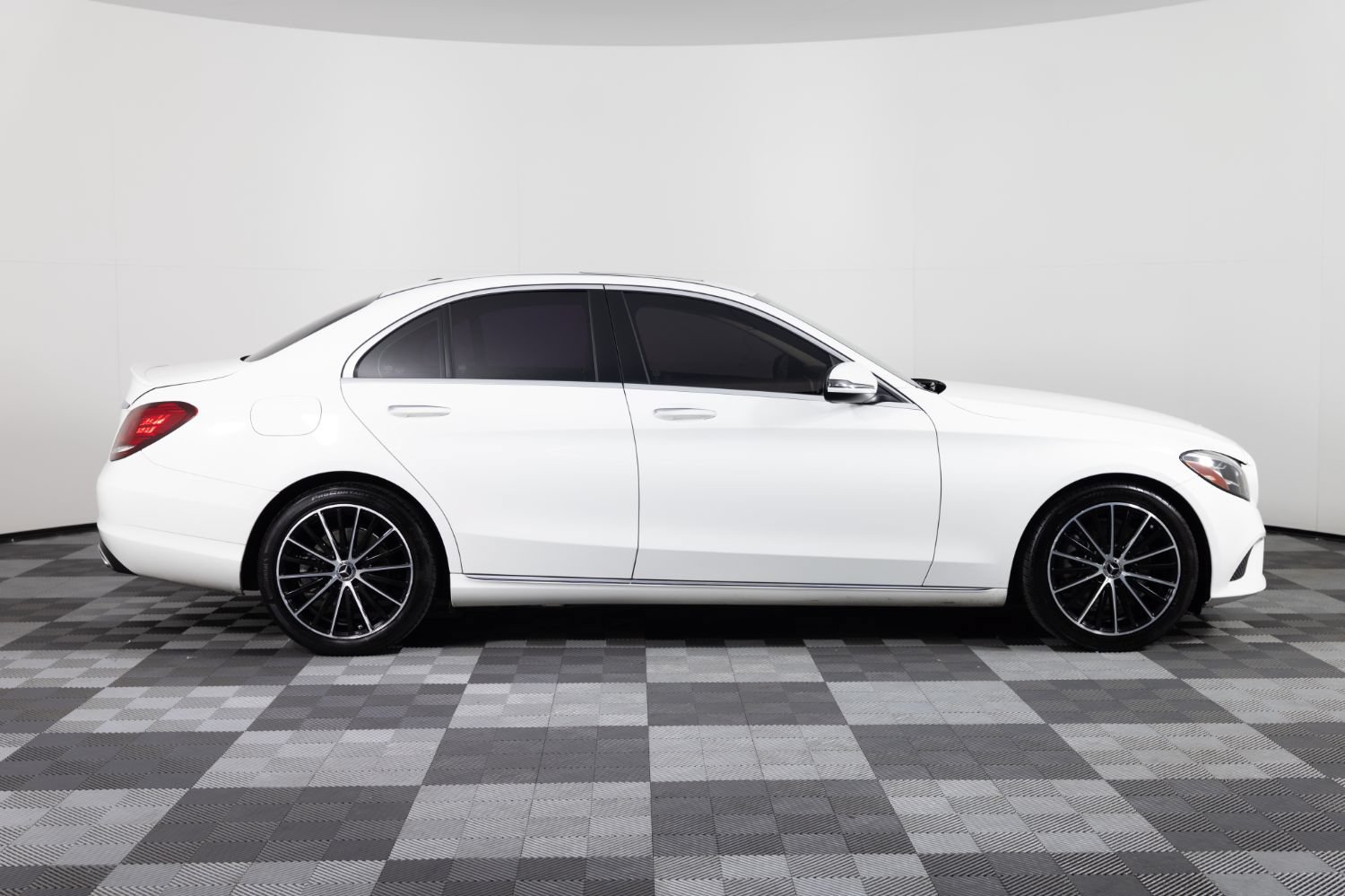 Used 2019 Mercedes-Benz C 300 Sedan image 9