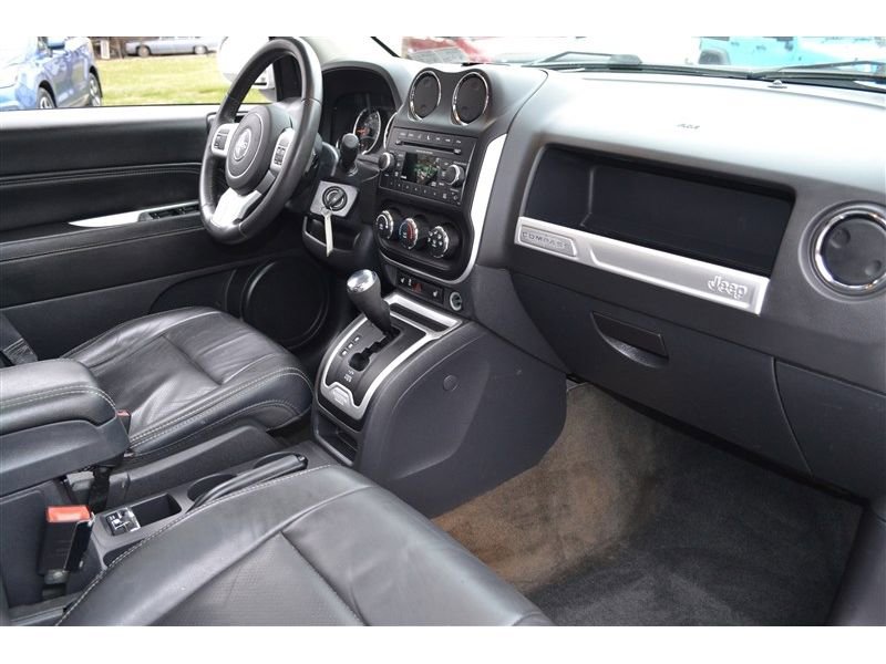 Used 2016 Jeep Compass High Altitude AWD/4WD image 30
