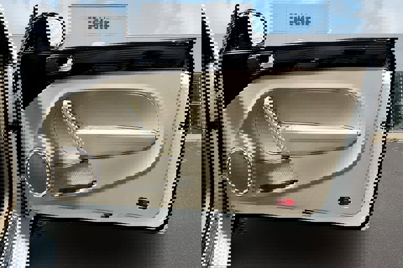 Used 2015 Volkswagen Beetle R-Line image 28