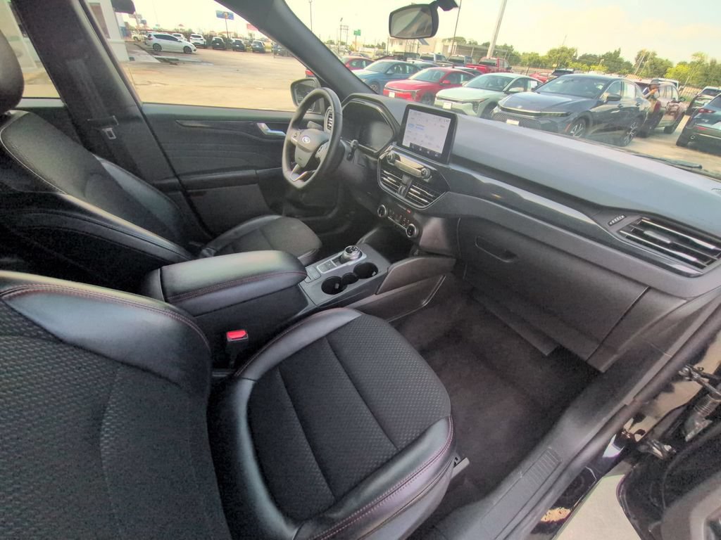 Used 2025 Ford Escape ST-Line AWD/4WD image 31