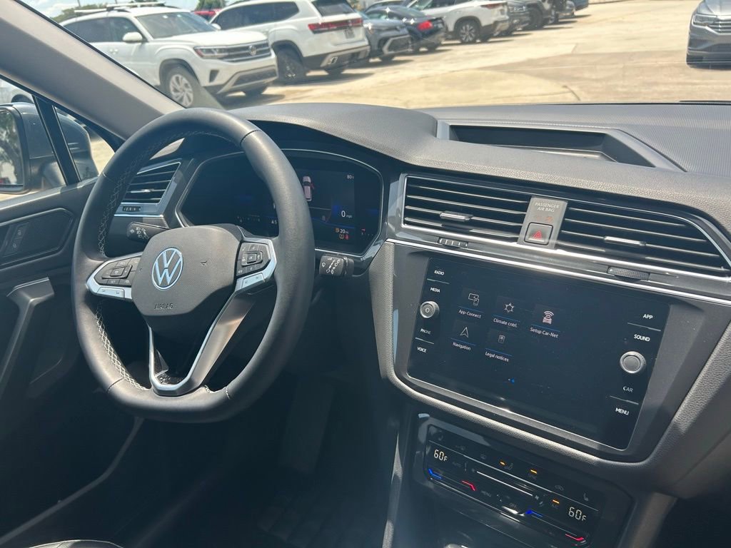 Used 2022 Volkswagen Tiguan SE FWD image 35