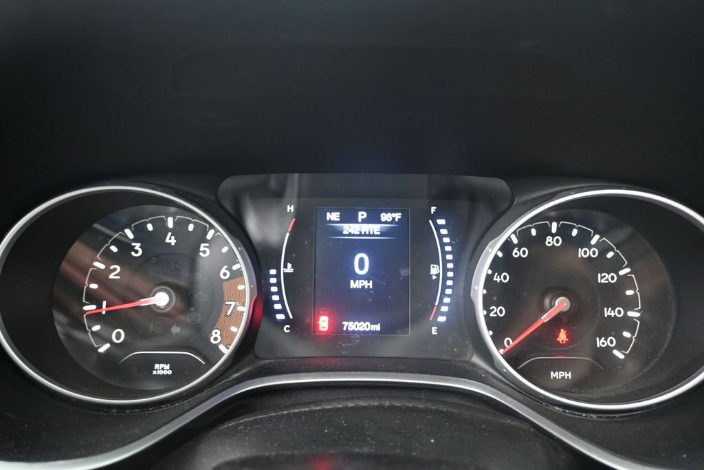 Used 2018 Jeep Compass Latitude FWD image 11