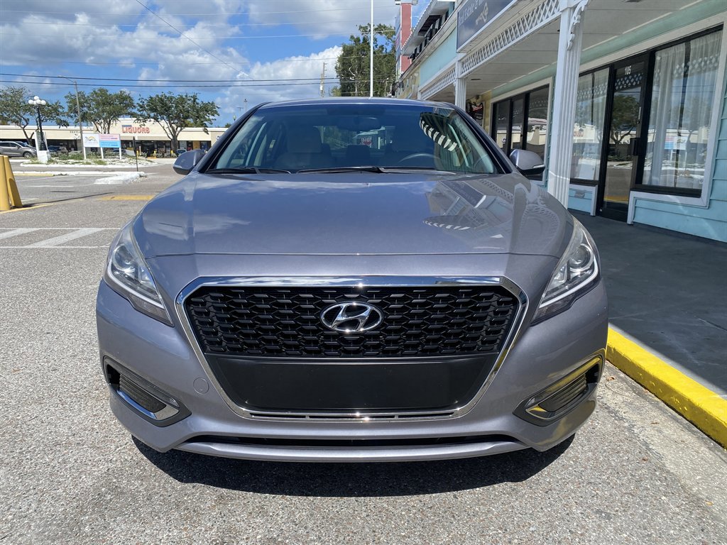 Used 2016 Hyundai Sonata SE image 2