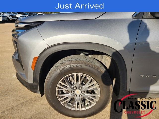 Used 2024 Chevrolet Traverse LS image 13