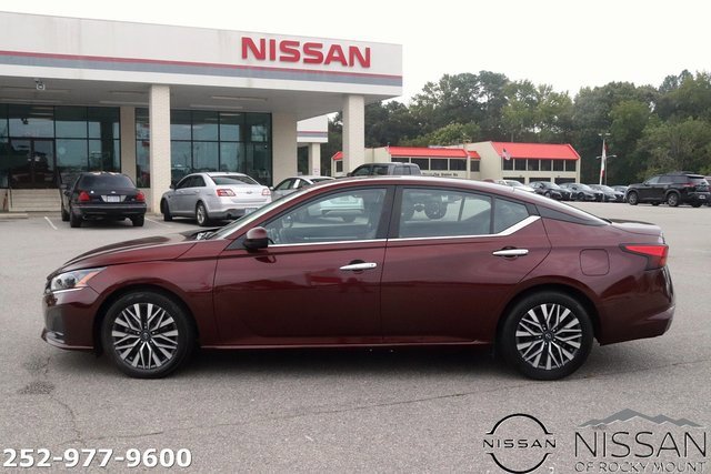 Used 2023 Nissan Altima 2.5 SV image 4