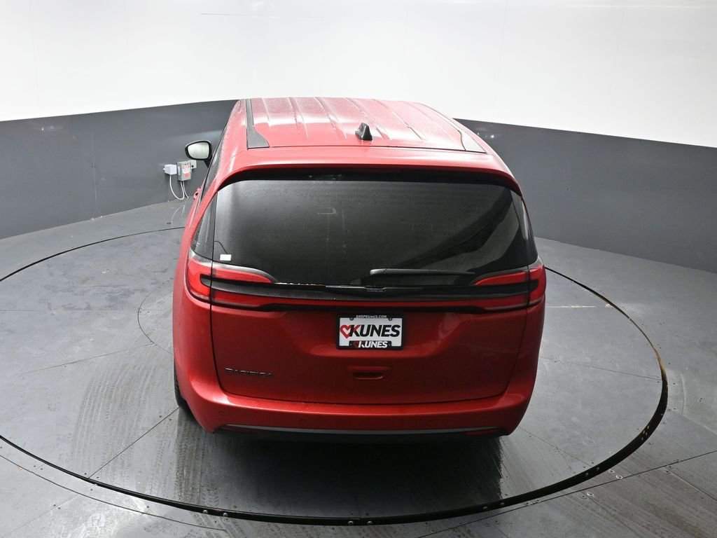 New 2026 Chrysler Pacifica Select FWD image 35