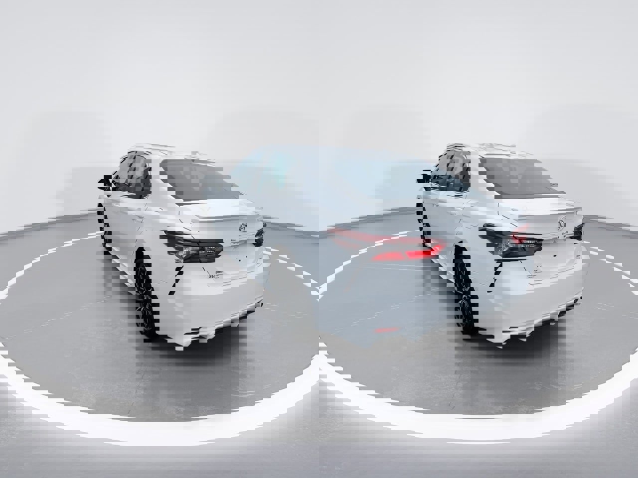 Used 2021 Toyota Camry SE w/ Cold Weather Package image 15