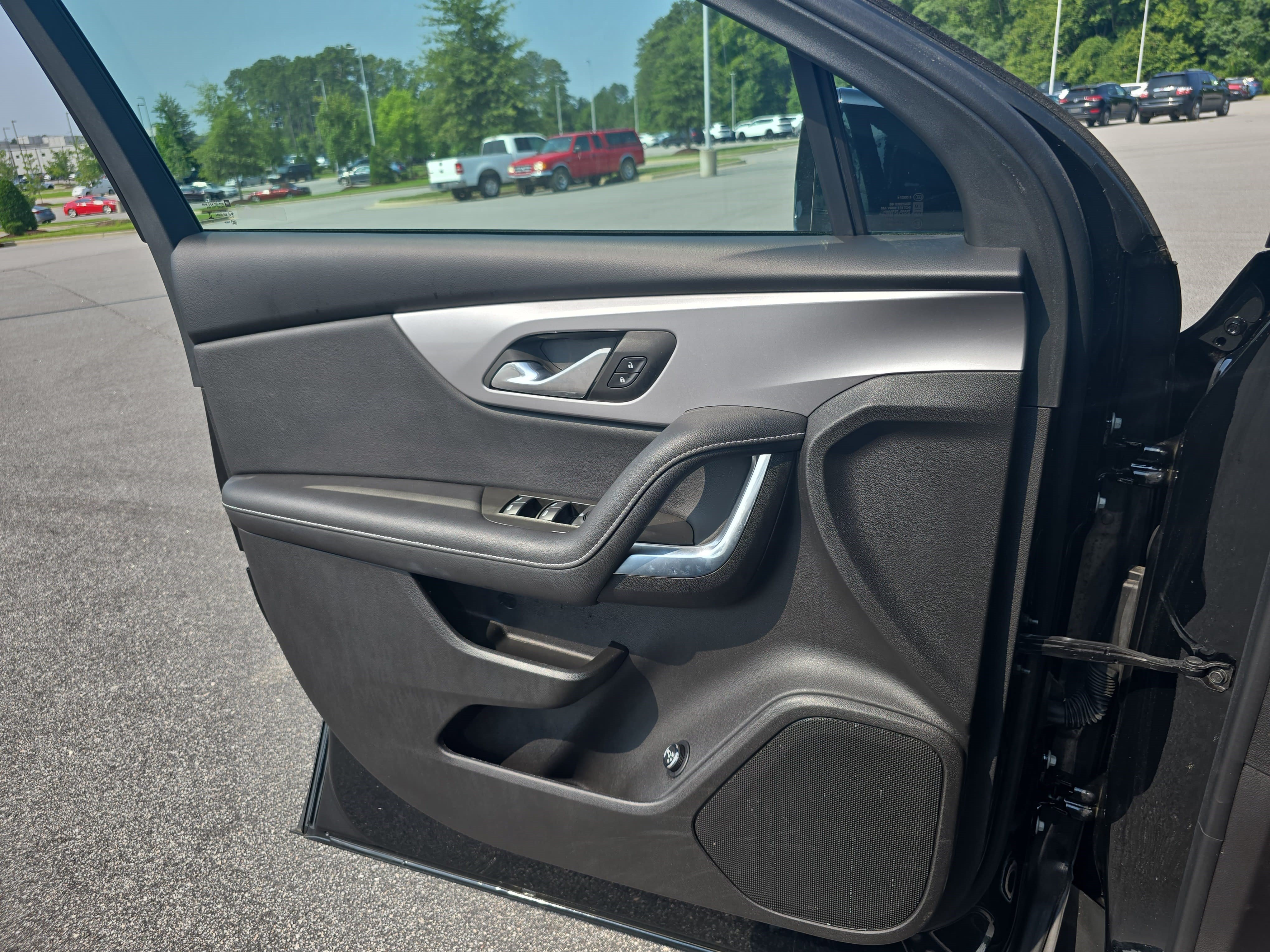 Used 2024 Chevrolet Blazer LT w/ Convenience Package FWD image 27