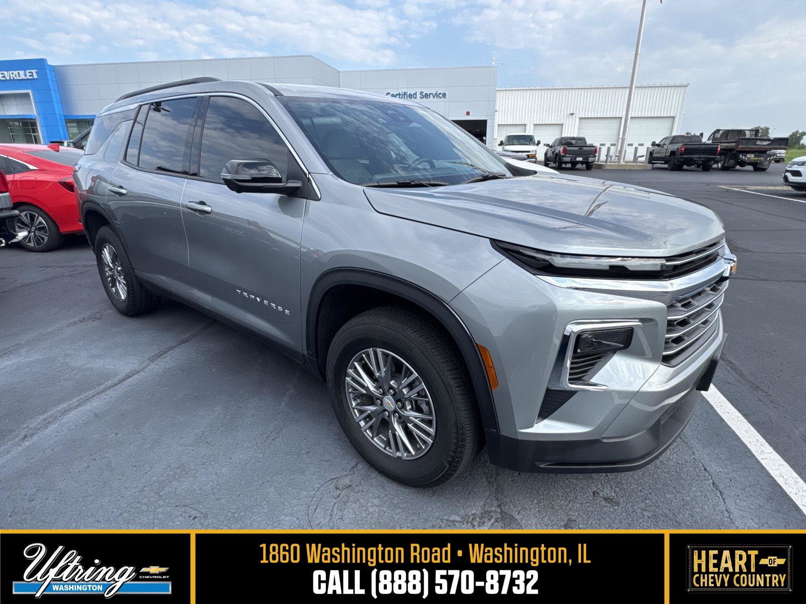 Used 2026 Chevrolet Traverse LT w/ Driver Confidence Package FWD image 1