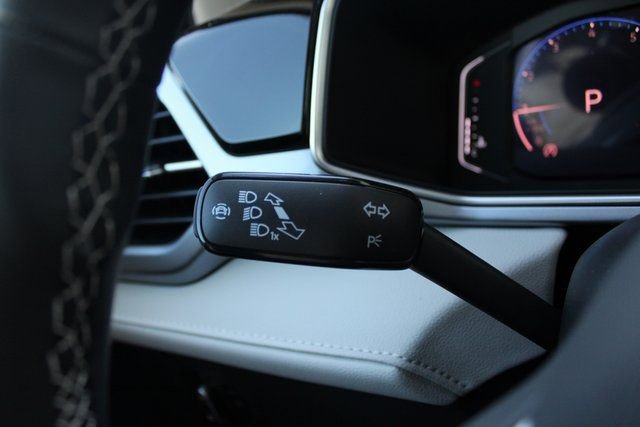 New 2025 Volkswagen Taos SEL AWD/4WD image 10