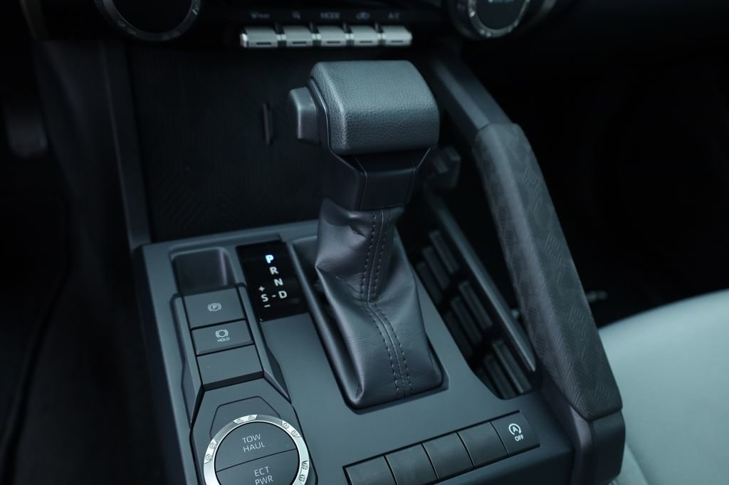 Used 2025 Toyota Tacoma SR5 image 10