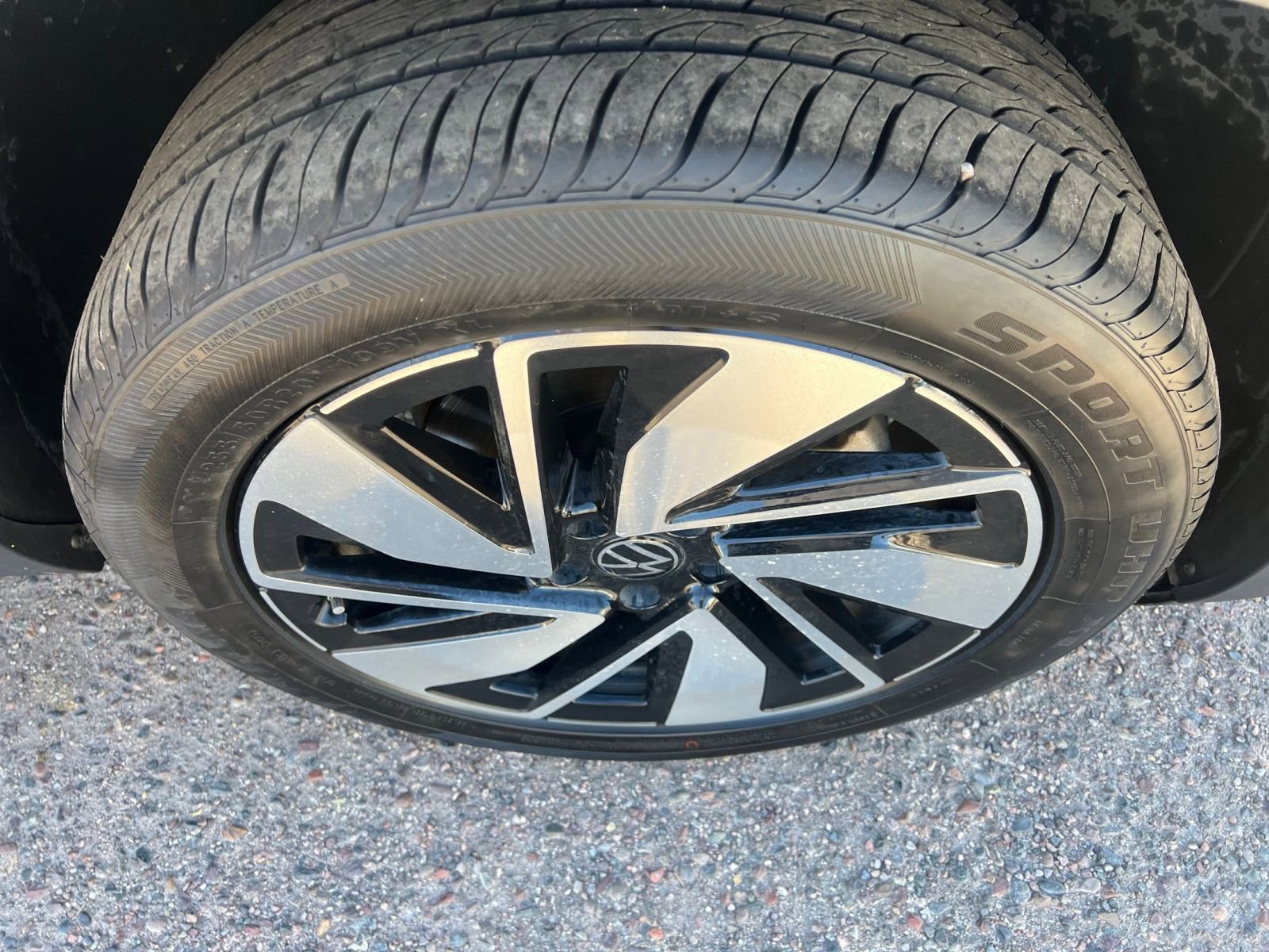 Used 2025 Volkswagen Atlas SE AWD/4WD image 32