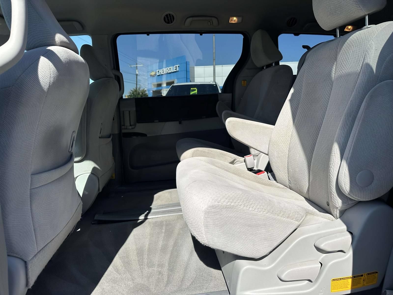Used 2013 Toyota Sienna LE w/ Towing Pkg FWD image 24