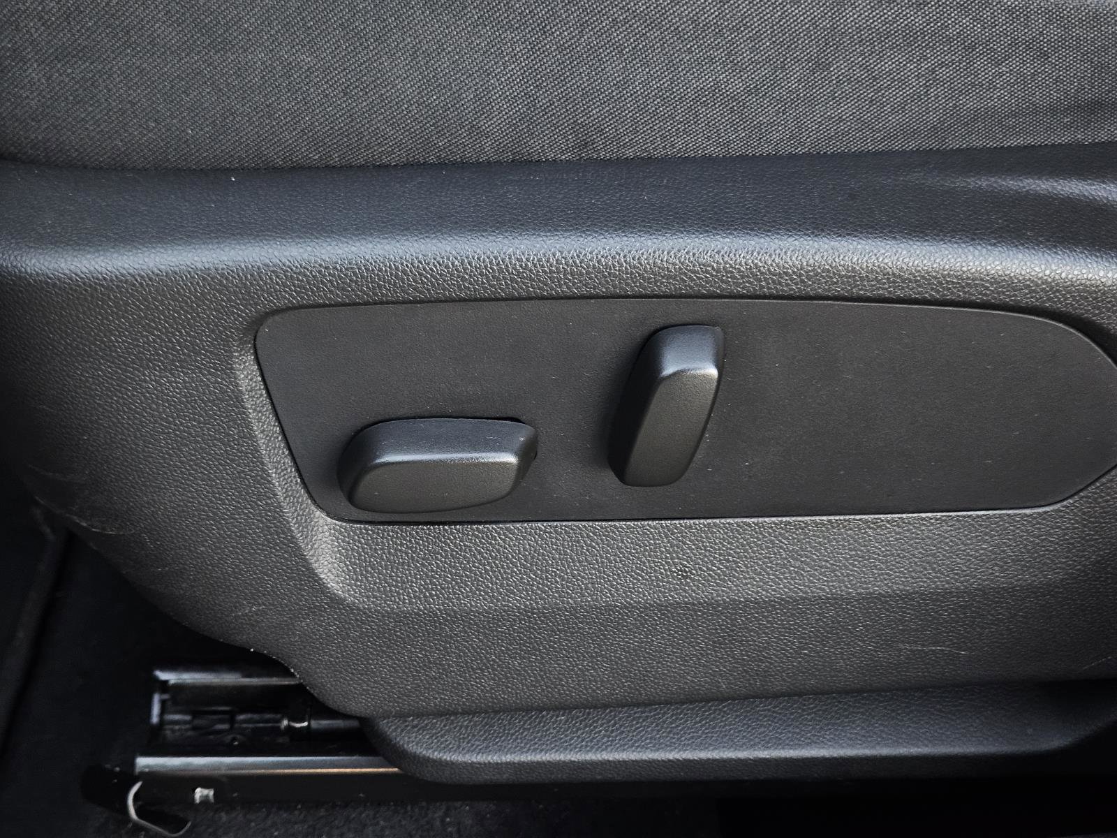 Used 2023 Buick Envision Essence image 26