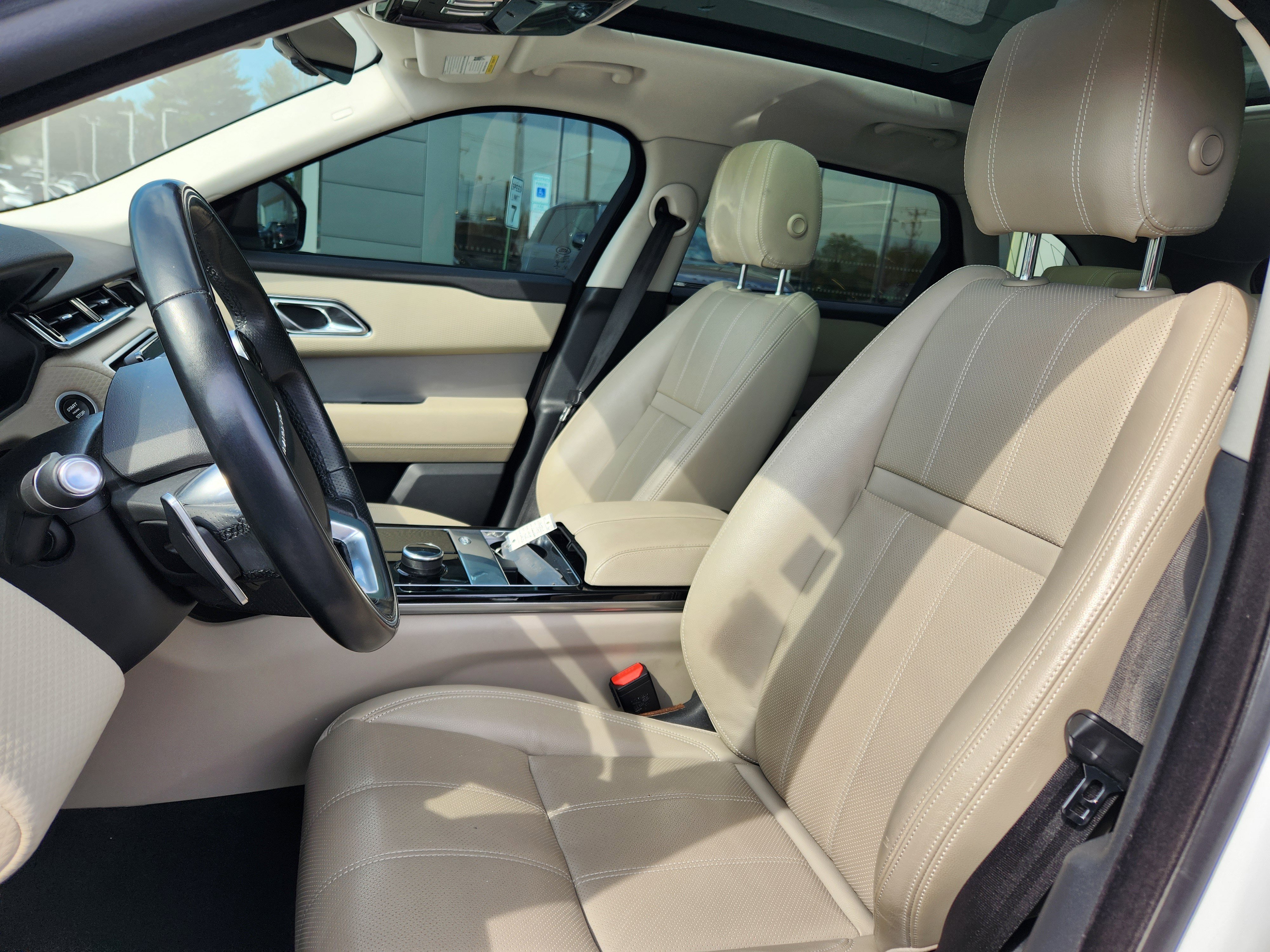 Used 2018 Land Rover Range Rover Velar R-Dynamic SE AWD/4WD image 10