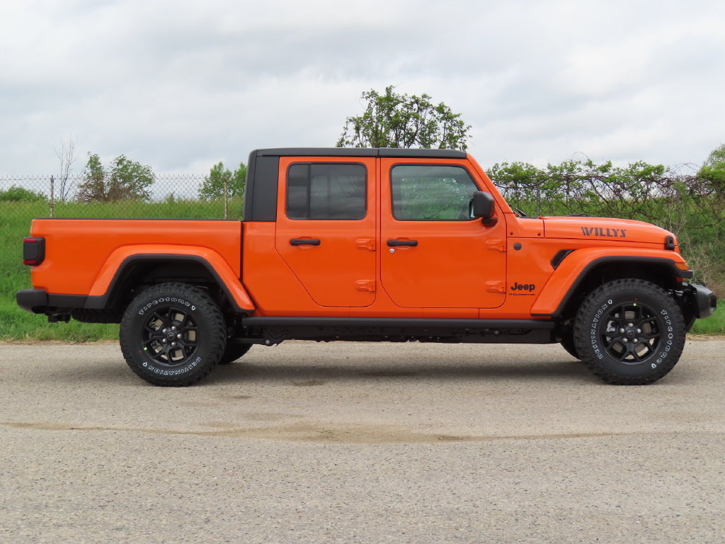 New 2026 Jeep Gladiator Sport AWD/4WD image 2