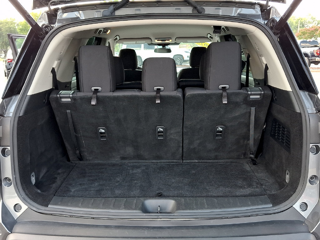 Used 2025 Nissan Pathfinder SV AWD/4WD image 29