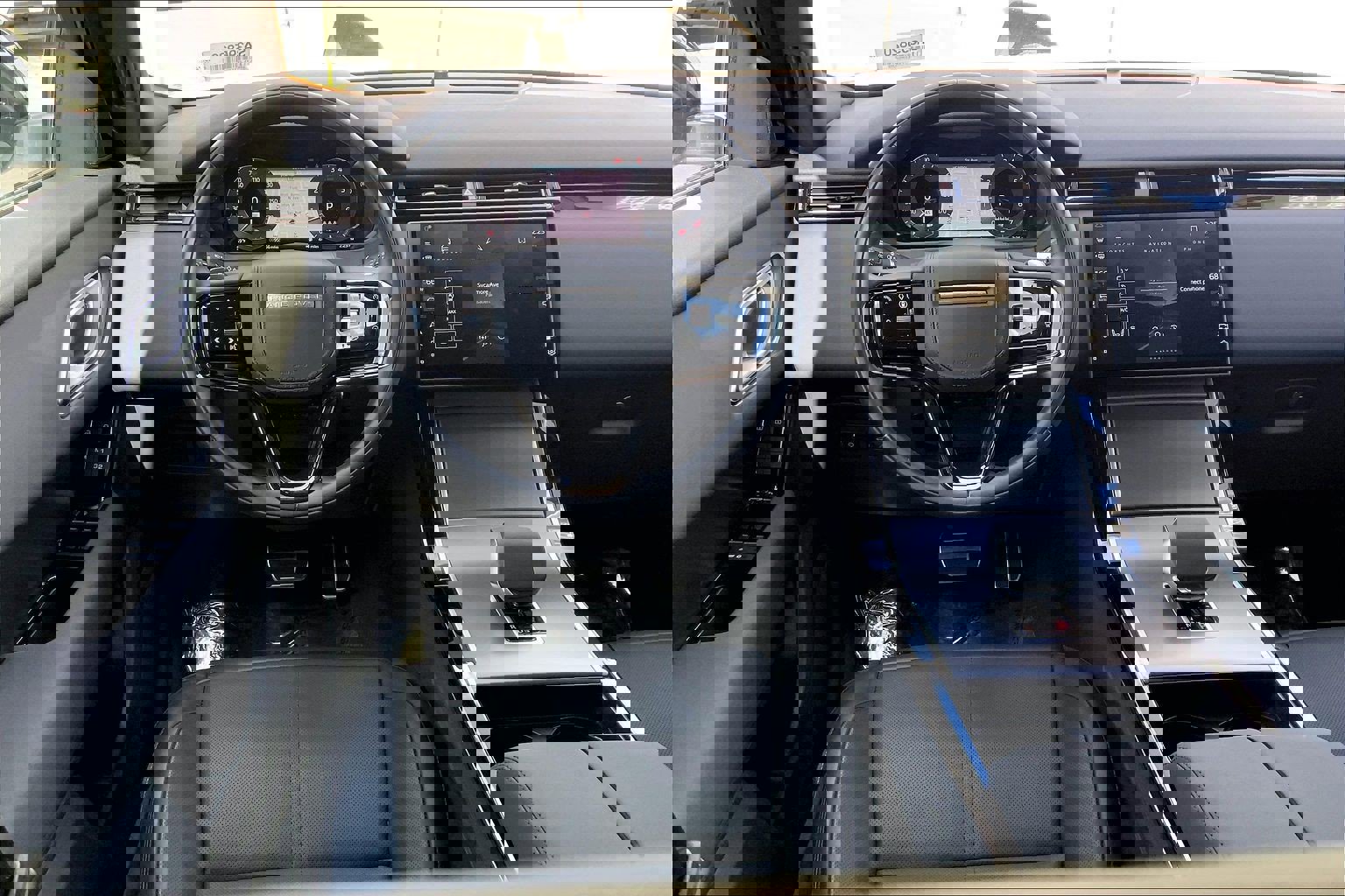 Used 2025 Land Rover Range Rover Velar Dynamic SE image 5