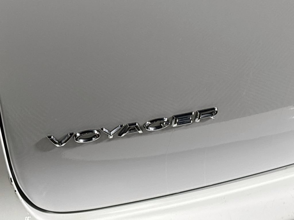 Used 2023 Chrysler Voyager LX FWD image 22