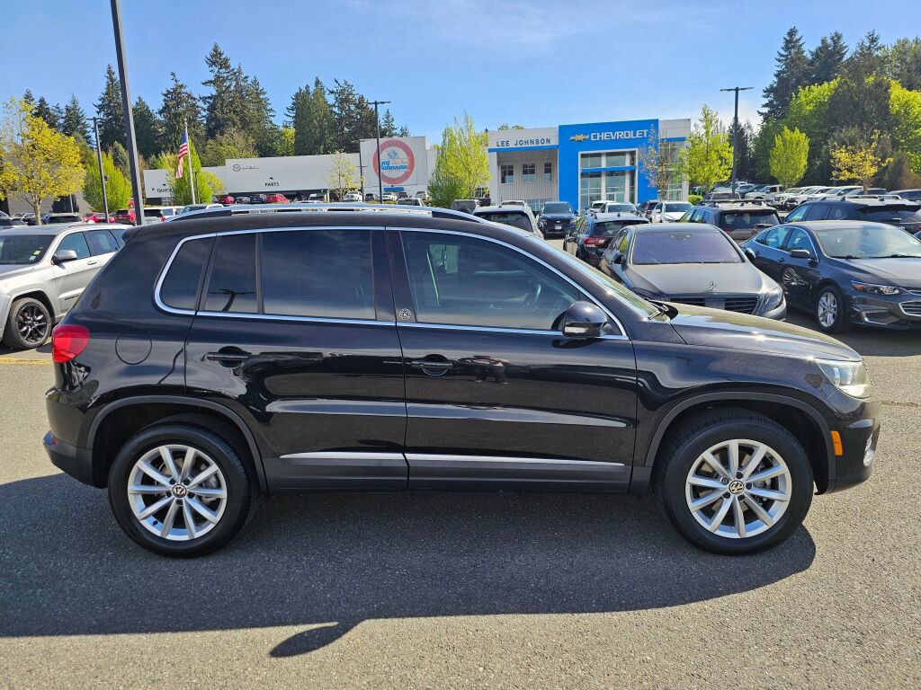 Used 2017 Volkswagen Tiguan Wolfsburg Edition AWD/4WD image 4