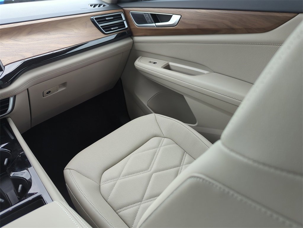 New 2025 Volkswagen Atlas SE image 25