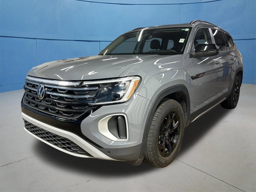 Used 2024 Volkswagen Atlas Peak Edition SE image 5