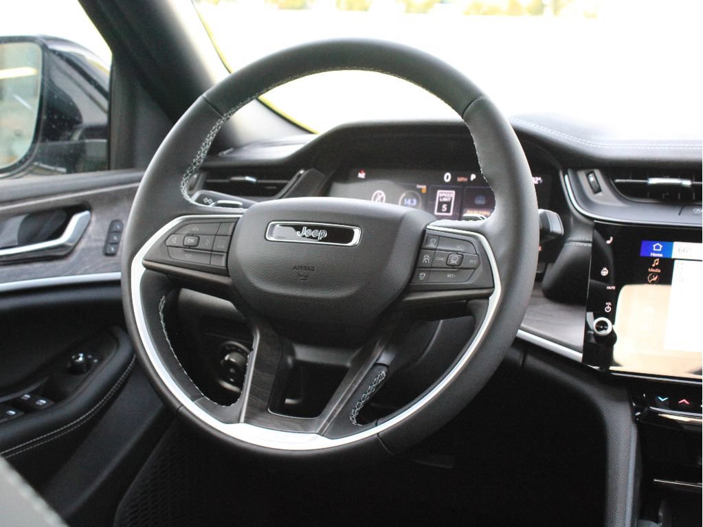New 2026 Jeep Grand Cherokee L Limited w/ Limited Altitude Package AWD/4WD image 14