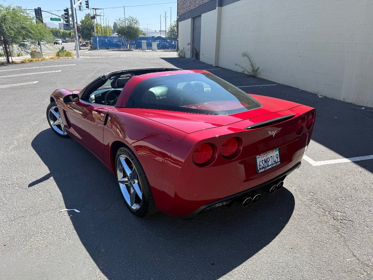 Used 2011 Chevrolet Corvette Coupe w/ 1LT RWD image 5