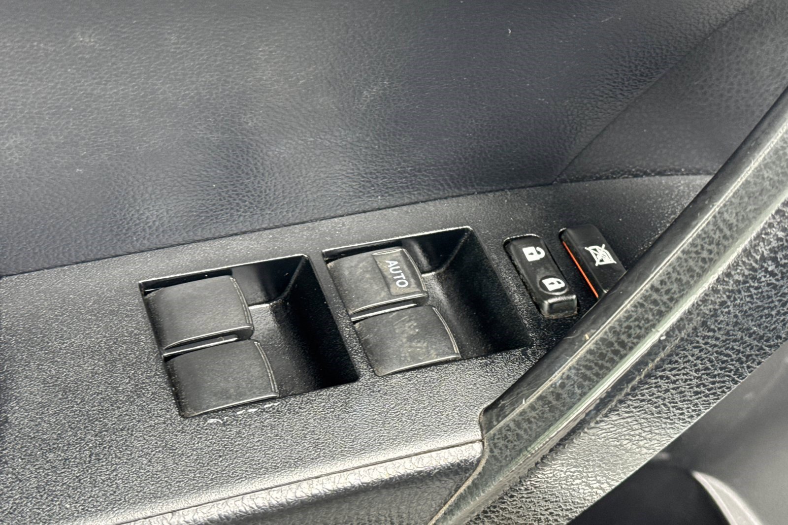 Used 2014 Toyota Corolla S Premium image 12