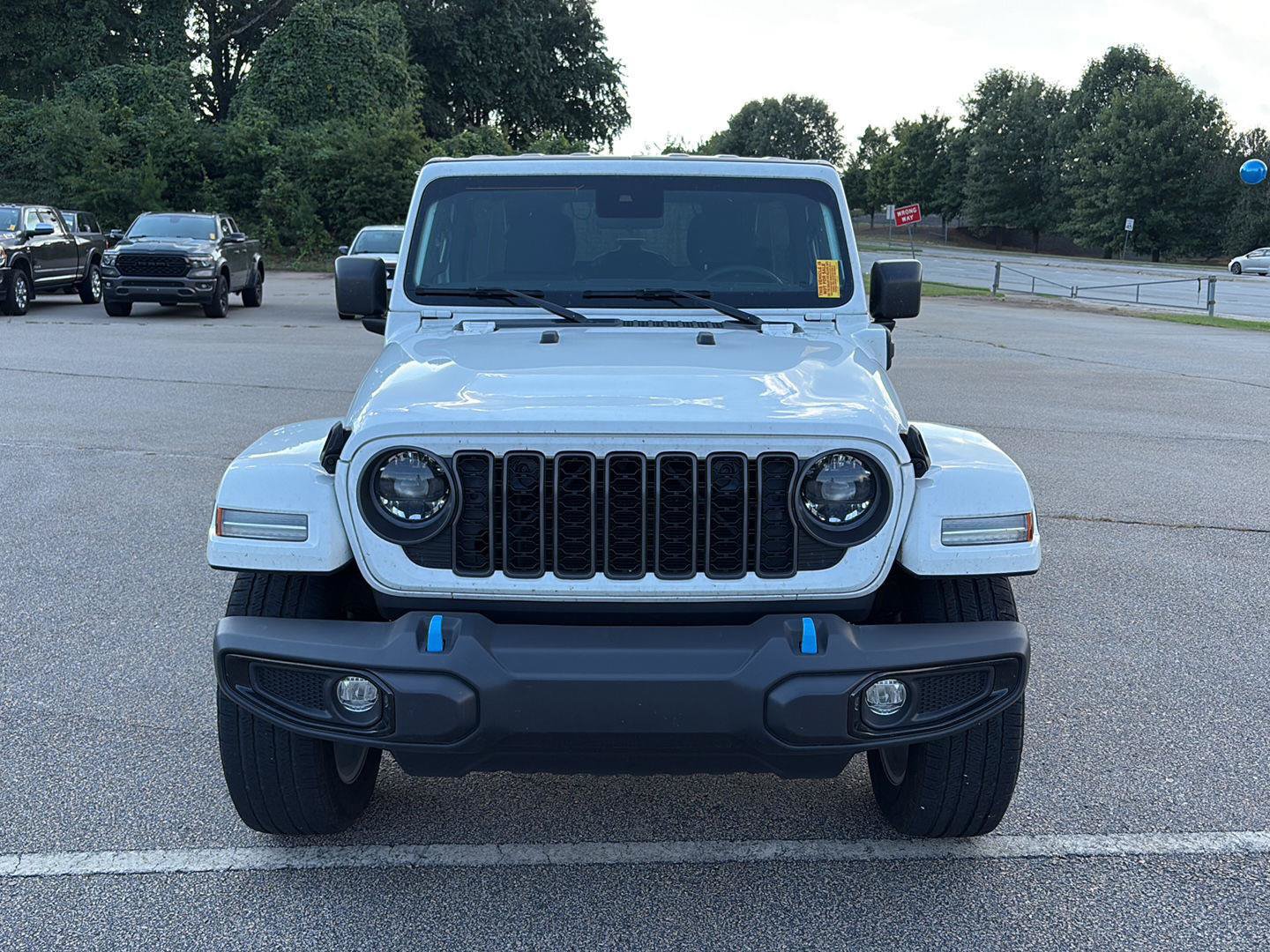 Used 2024 Jeep Wrangler Unlimited w/ Convenience Group AWD/4WD image 2