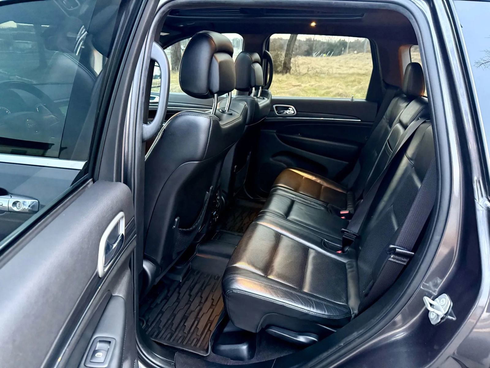 Used 2019 Jeep Grand Cherokee Limited w/ Luxury Group II image 15