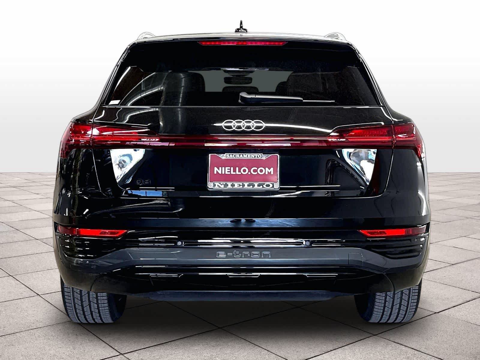 Certified 2024 Audi Q8 e-tron Premium Plus w/ Premium Plus Package AWD/4WD image 7