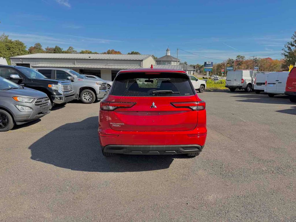 Used 2022 Mitsubishi Outlander ES image 6