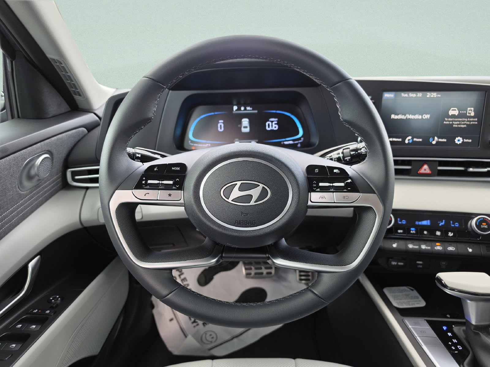 New 2026 Hyundai Elantra SEL Sport FWD image 16