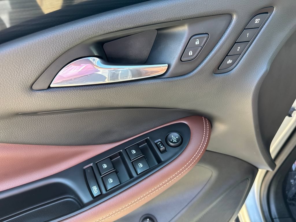 Certified 2019 Buick Envision Essence FWD image 16