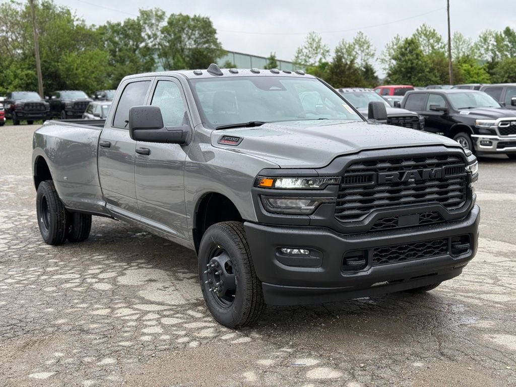 New 2026 RAM 3500 Tradesman AWD/4WD image 4