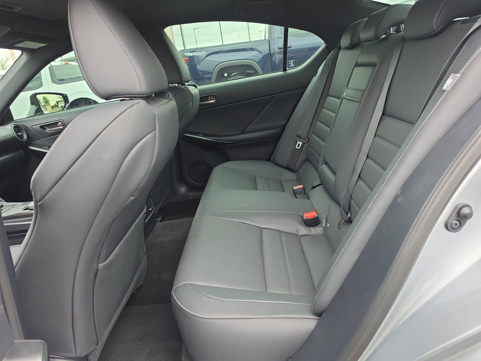 Used 2023 Lexus IS 500 RWD image 11