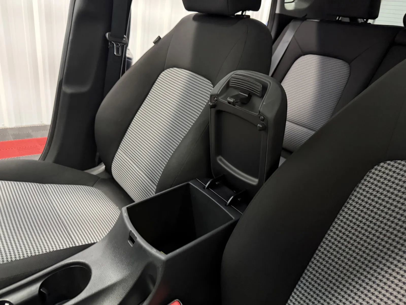 Used 2018 Hyundai Kona SEL w/ SEL Tech Package 02 FWD image 36