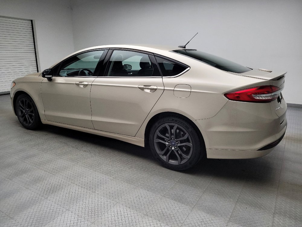 Used 2018 Ford Fusion SE w/ Equipment Group 201A FWD image 3