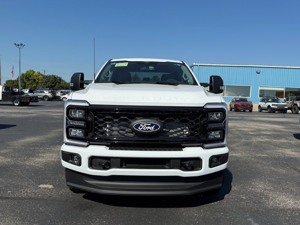 New 2027 Ford F250 XLT w/ XLT Premium Package AWD/4WD image 2