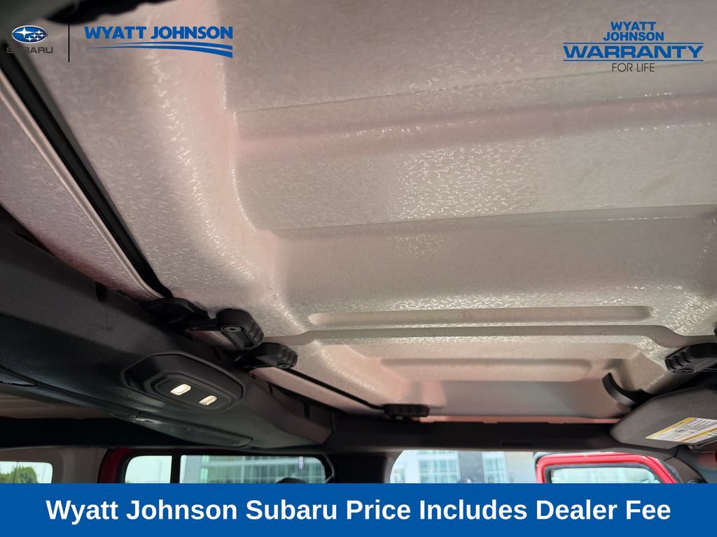 Used 2025 Jeep Wrangler Unlimited Sahara AWD/4WD image 39