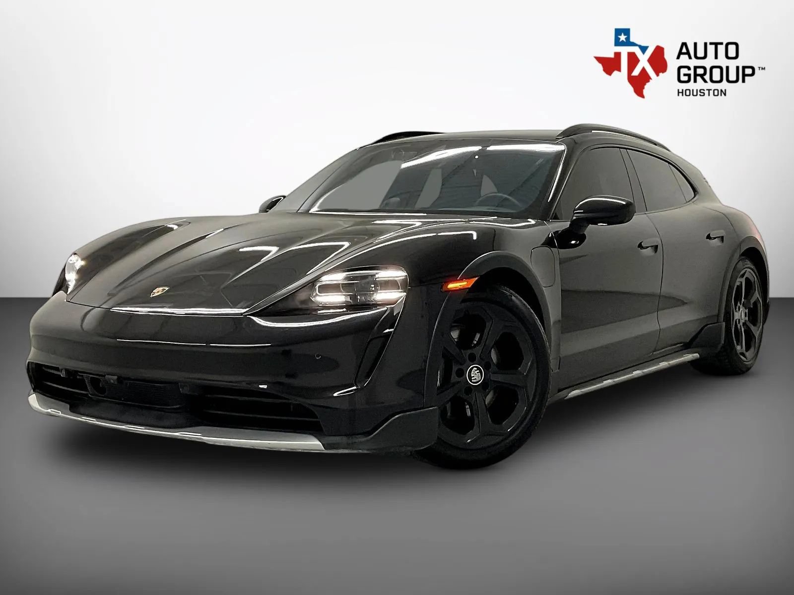 Used 2023 Porsche Taycan 4 Cross Turismo AWD/4WD image 3